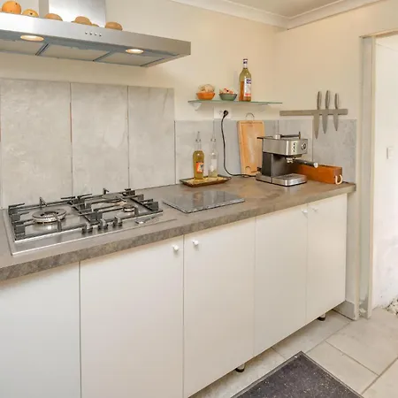 Ξενοδοχείο Cozy In 4*