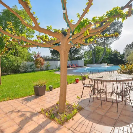 Ξενοδοχείο Cozy In 4*